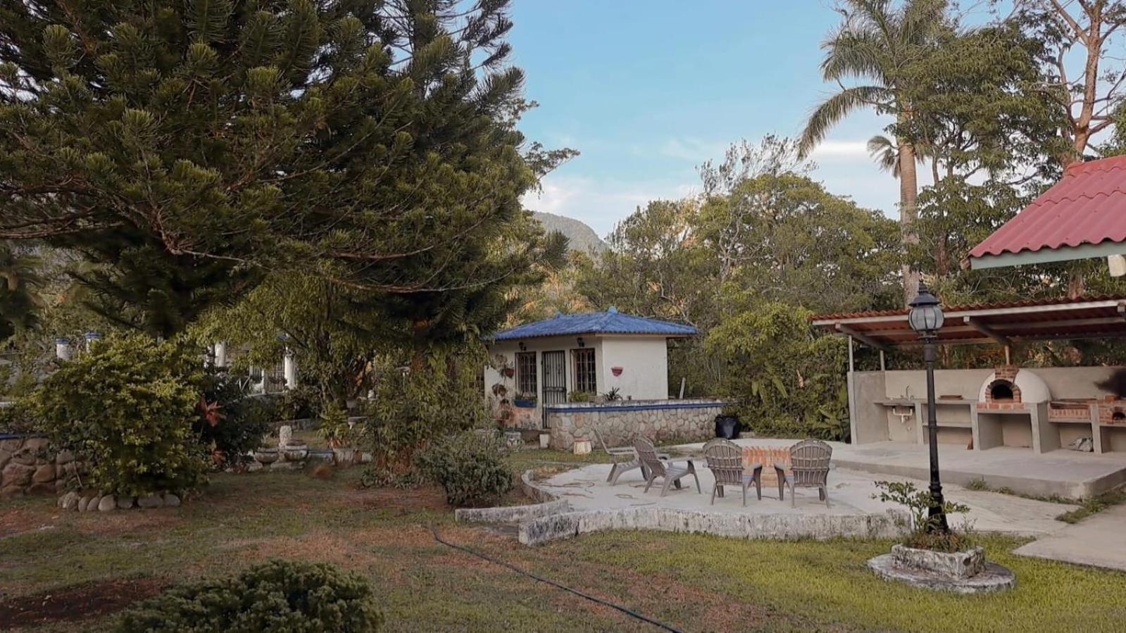 La Maison D' Ivonne Anton Exterior photo